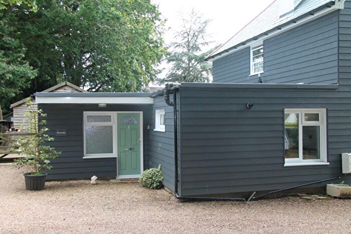 1 Bedroom Flat To Rent In Wickham, Fareham, PO17