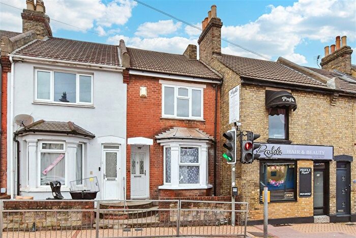 3 Bedroom Terraced House For Sale In Luton High Street, Chatham, Kent, ME5