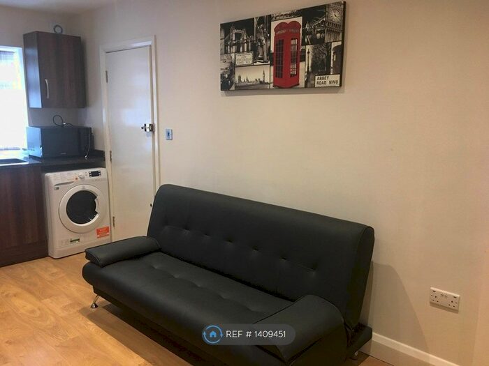 1 Bedroom Flat To Rent In South Ruislip, Ruislip, HA4