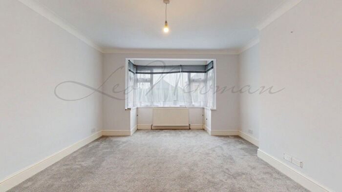 2 Bedroom Maisonette To Rent In Kenilworth Road, Ashford, TW15