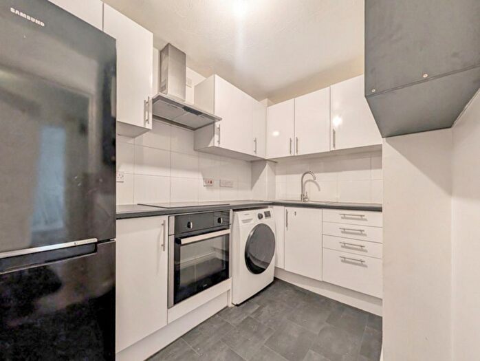 2 Bedroom Flat To Rent In Redbourne Drive, London, SE28