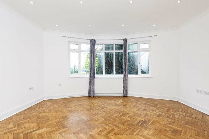 4 Bedroom Flat To Rent In Dale Green Road, Arnos Grove, N11