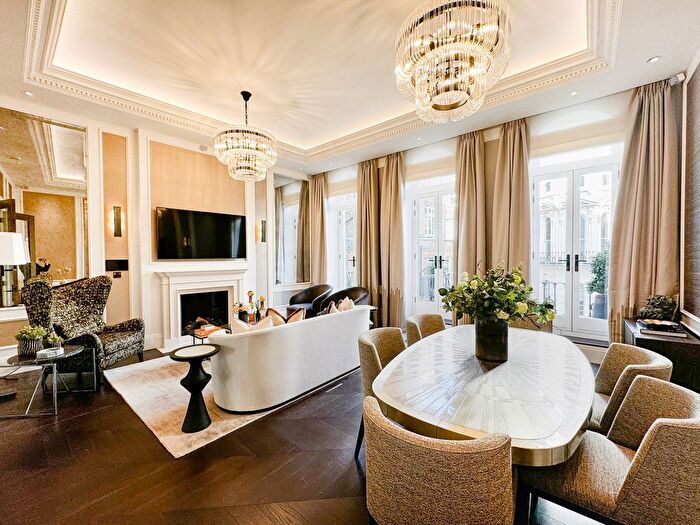 2 Bedroom Flat To Rent In Prince Of Wales Terrace, Kensington, London, W8