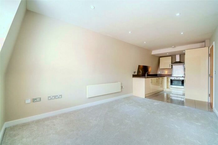 1 Bedroom Apartment To Rent In Shute End, Wokingham, Berkshire, RG40