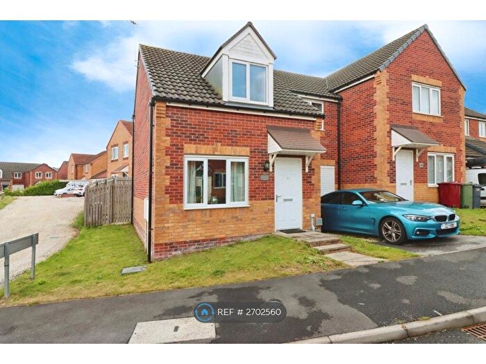 3 Bedroom Semi Detached House To Rent In Masefield Avenue, Holmewood, Chesterfield, S42