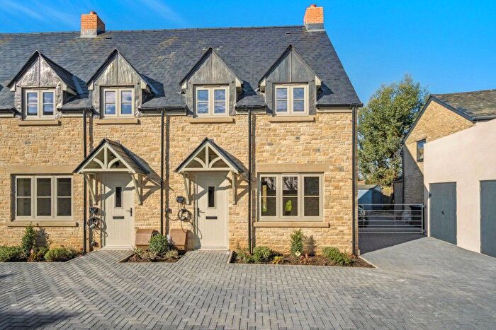 3 Bedroom End Terrace House For Sale In Crumpler Court, Witney, Oxfordshire, OX28