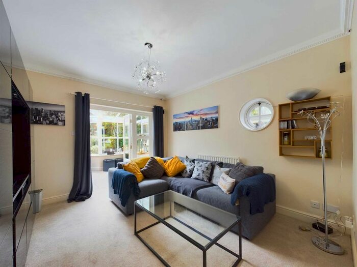 5 Bedroom Detached House For Sale In Stopps Orchard, Princes Risborough, HP27