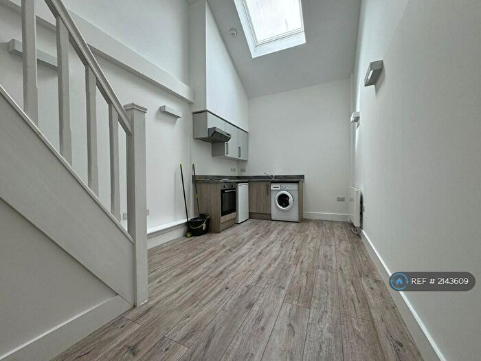 1 Bedroom Flat To Rent In Ravensdale Industrial Estate, London, N16