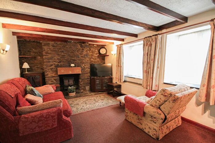 3 Bedroom Cottage For Sale In North Street, Lostwithiel, Cornwall, PL22