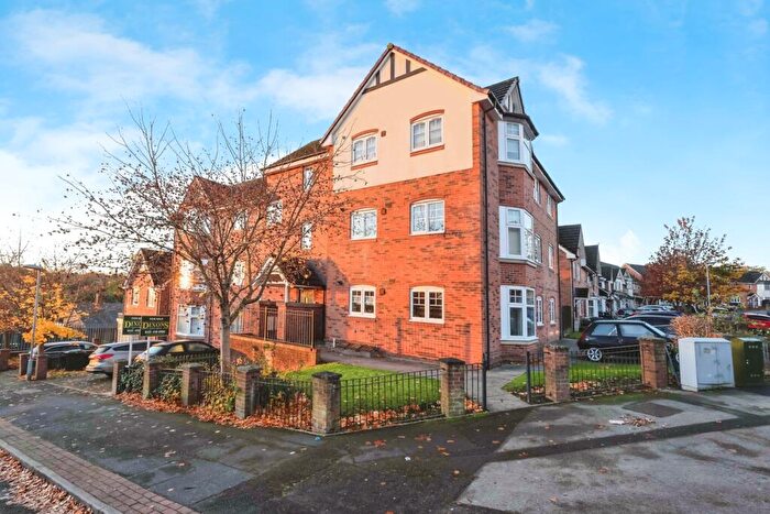 2 Bedroom Flat For Sale In Rhayader Road, Birmingham, West Midlands, B31
