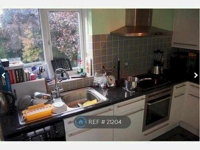 2 Bedroom Flat To Rent In Oakridge Drive, London, N2