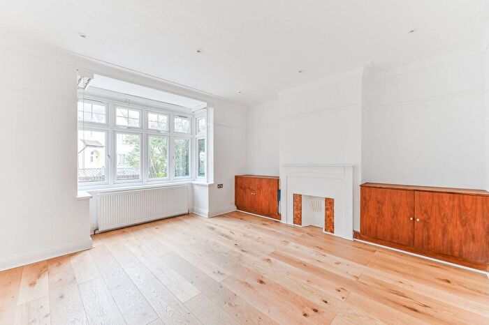 3 Bedroom Semi-Detached House To Rent In Grayham Crescent, New Malden, KT3