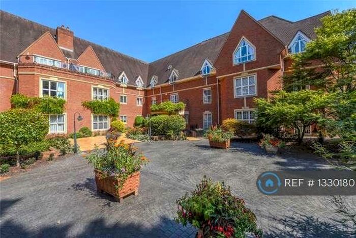3 Bedroom Flat To Rent In Warren Road, Kingston Upon Thames, KT2