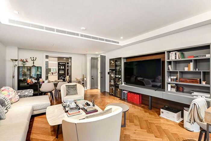 2 Bedroom Flat To Rent In Belvedere Gardens, Belvedere Road, London, SE1