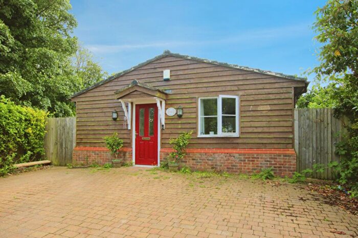 1 Bedroom Detached Bungalow To Rent In Kensworth, Flamstead, LU6