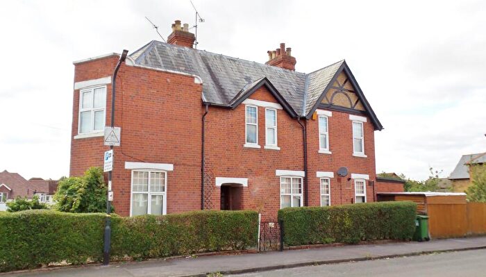 3 Bedroom Semi Detached House To Rent In St Marks Road, Maidenhead, Berkshire, SL6