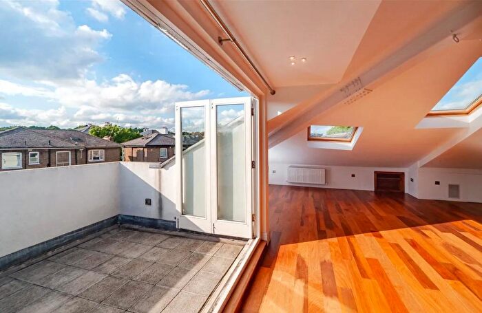 3 Bedroom Apartment To Rent In Buckland Crescent, South Hampstead, London, NW3