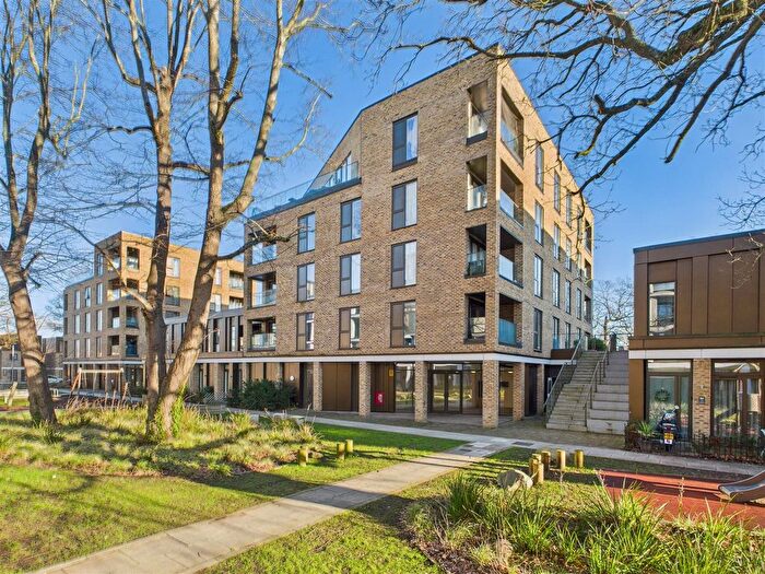 1 Bedroom Flat For Sale In Hewitts Way, Walton On Thames, KT12