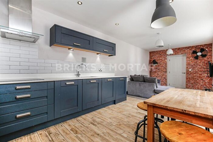 4 Bedroom Apartment To Rent In (£Pppw) St. James Street, City Centre, Newcastle Upon Tyne, NE1