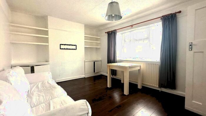 2 Bedroom Maisonette To Rent In Fernwood Avenue, Wembley, Middlesex, HA0