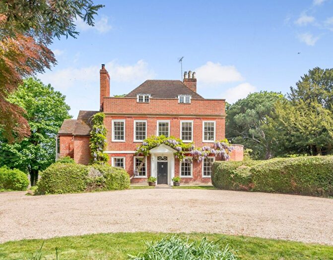6 Bedroom Detached House For Sale In Sulhamstead Hill, Sulhamstead, Berkshire, RG7