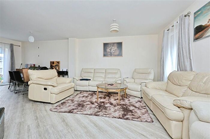 4 Bedroom Terraced House For Sale In Ladysmock Way, Norwich, NR5