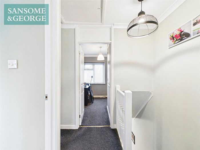 3 Bedroom End Of Terrace House For Sale In Meadow Way, Theale, Reading, Berkshire, RG7