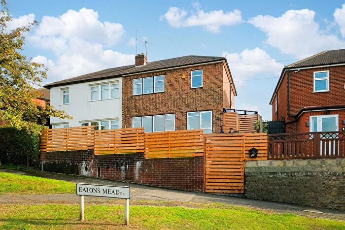3 Bedroom Semi-detached House For Sale In Eatons Mead, Chingford, E4