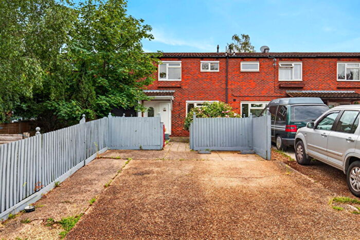 3 Bedroom Terraced House For Sale In Turnmill Avenue, Springfield, Milton Keynes, MK6