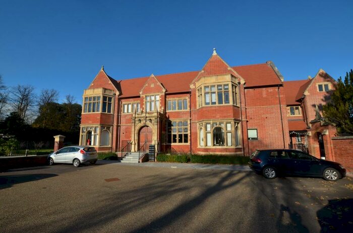 1 Bedroom Apartment To Rent In Gables Close, Off Thorpe Road, Peterborough, PE3