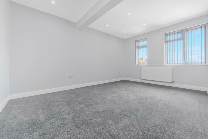 2 Bedroom Flat To Rent In Upper Richmond Road West Sheen, SW14