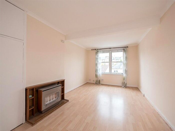 2 Bedroom House To Rent In Prestonfield Gardens, Edinburgh, EH16