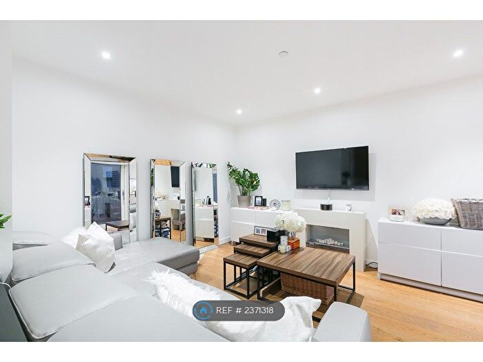 2 Bedroom Flat To Rent In Paddington House, London, NW9