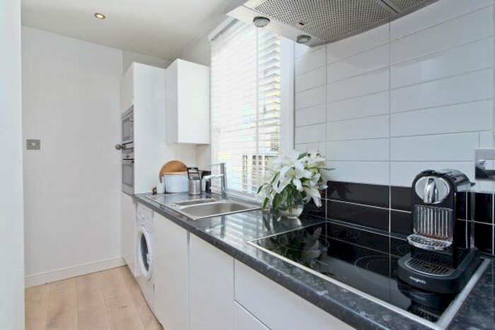 1 Bedroom Flat To Rent In Kenilworth Avenue, Wimbledon, SW19