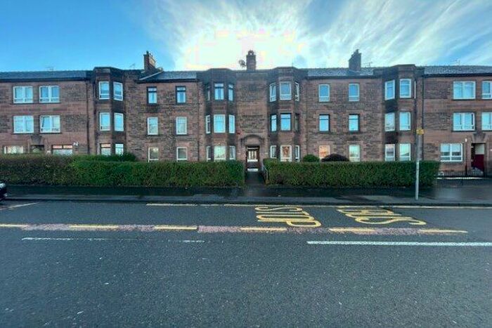 3 Bedroom Flat To Rent In Paisley Road West, Glasgow, G52