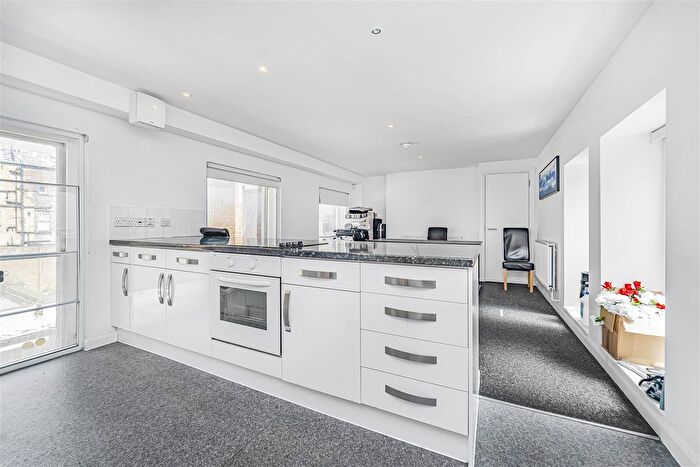 2 Bedroom Flat To Rent In Borough High Street, London, SE1