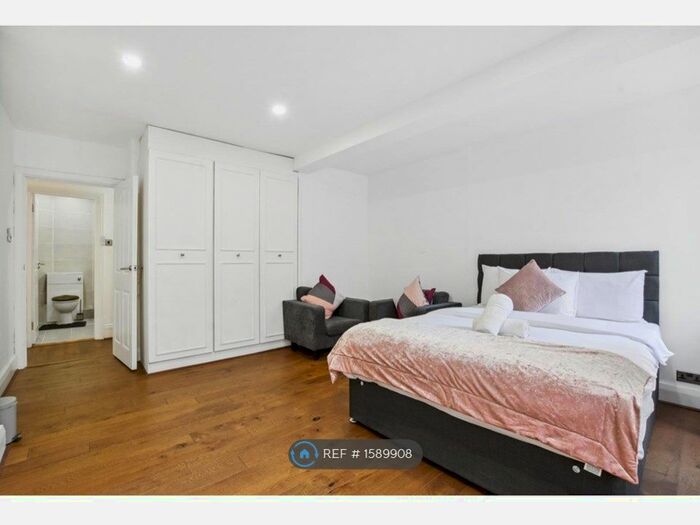 3 Bedroom Flat To Rent In London, London, W1H