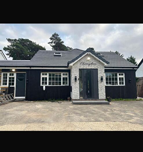 Studio To Rent In Radford Road, Tinsley Green, RH10