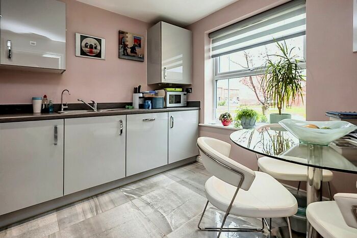 3 Bedroom Semi-Detached House For Sale In Beech Tree Way, Lower Broadheath, Worcester, Worcestershire, WR2