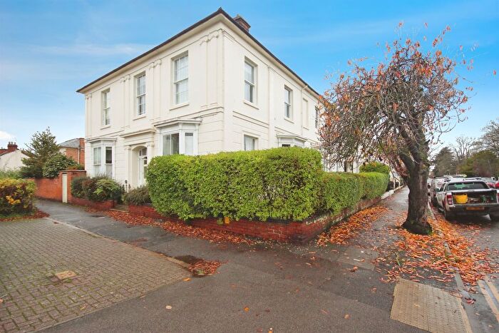 1 Bedroom Flat For Sale In Leam Terrace, Leamington Spa, CV31