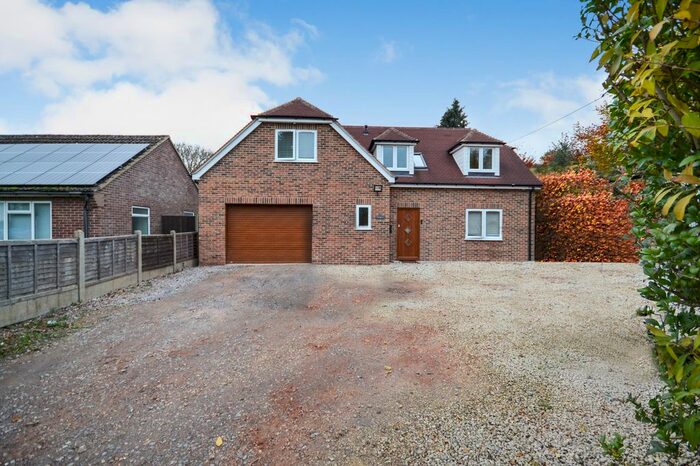 4 Bedroom Detached House For Sale In Upper Bucklebury, Reading RG7