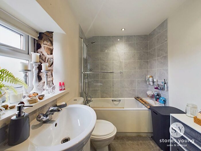 2 Bedroom Cottage For Sale In West View Place, Blackburn, BB2