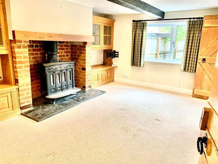 2 Bedroom End Of Terrace House To Rent In Rowde, SN10