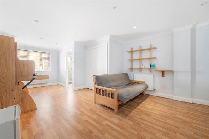 Studio To Rent In Maple Court, Blenheim Road, Penge, London, SE20