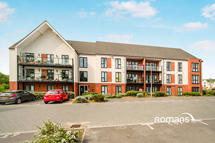 Flat To Rent In Beechey Place, Wokingham, Berkshire, RG40