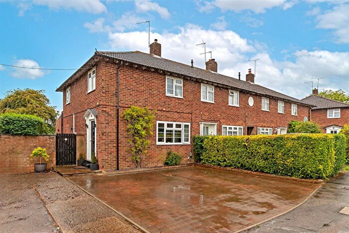 3 Bedroom Property For Sale In Golden Dell, Welwyn Garden City, AL7