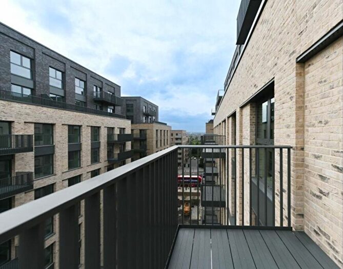 1 Bedroom Flat To Rent In Hawker House, Damsel Grove, Woodberry Down, N4