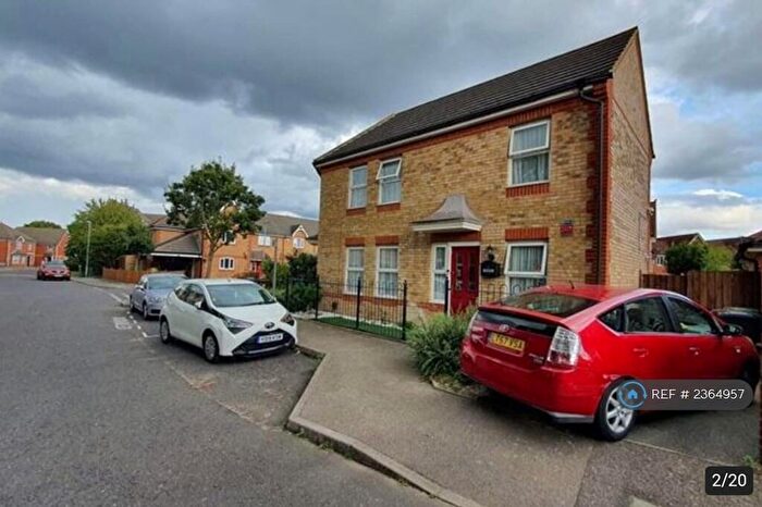 2 Bedroom End Of Terrace House To Rent In Foxglove Road, Romford, Rush Green, RM7