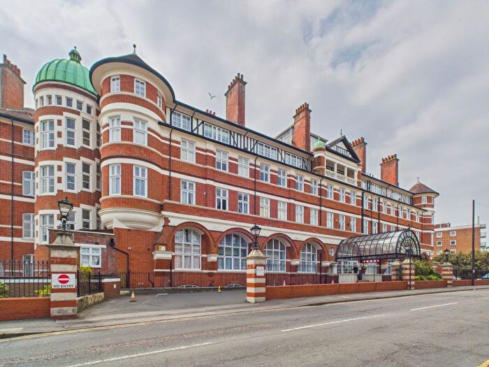 1 Bedroom Flat For Sale In Flat Burlington East Mansions, Owls Road, Bournemouth, Dorset, BH5