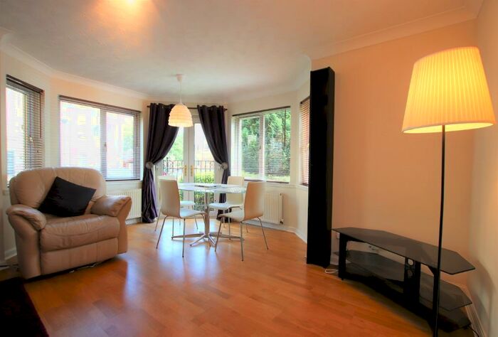 2 Bedroom Flat To Rent In Duff Road, Dalry, Edinburgh, EH11